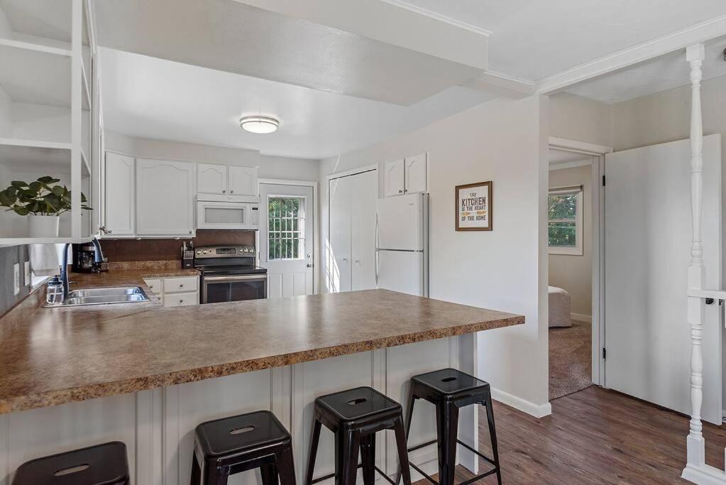 Roomy 5 Bed 3 Bath Fire Place Large Outdoor Space Rapid City Luaran gambar