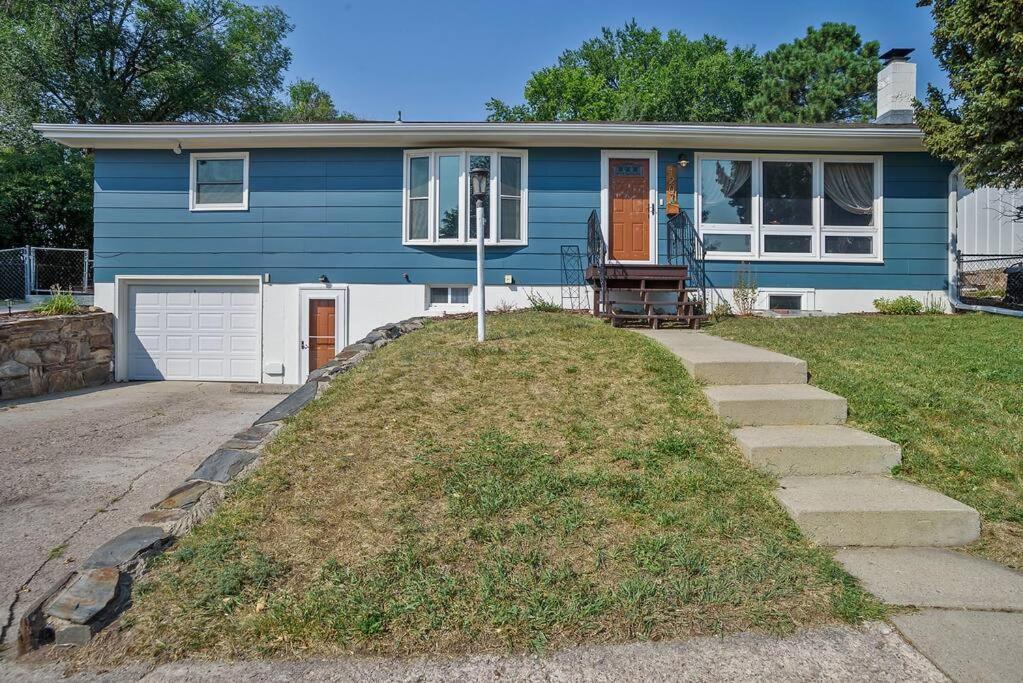 Roomy 5 Bed 3 Bath Fire Place Large Outdoor Space Rapid City Luaran gambar