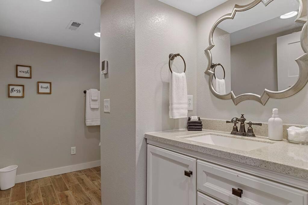 Roomy 5 Bed 3 Bath Fire Place Large Outdoor Space Rapid City Luaran gambar